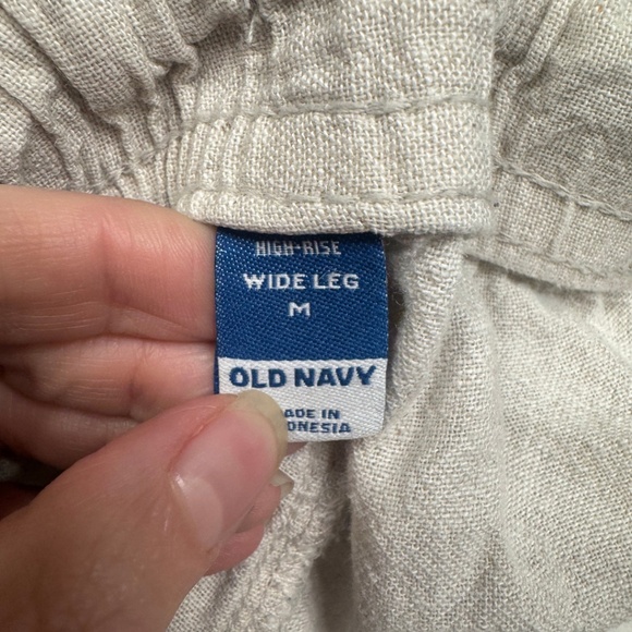 Old Navy White Linen Wide-Leg Pants - Effortless Summer Style! - Picture 4 of 6